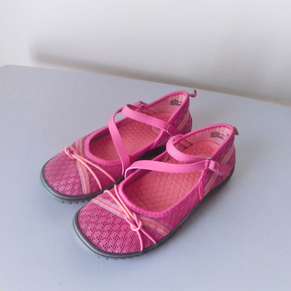 SO Pink Adjustable Strap Mary Jane Active Sandal Shoes Kid's Size 4 Med.